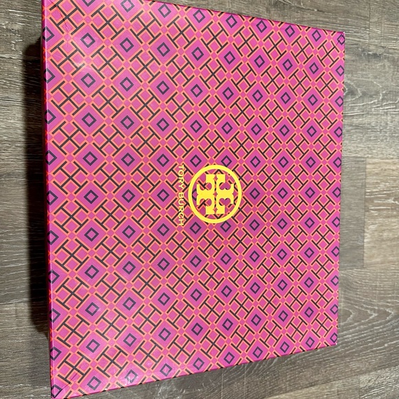 COPY - Brand New ankle boots by Tory Burch. Size 9.5. Black leather. - Picture 2 of 7